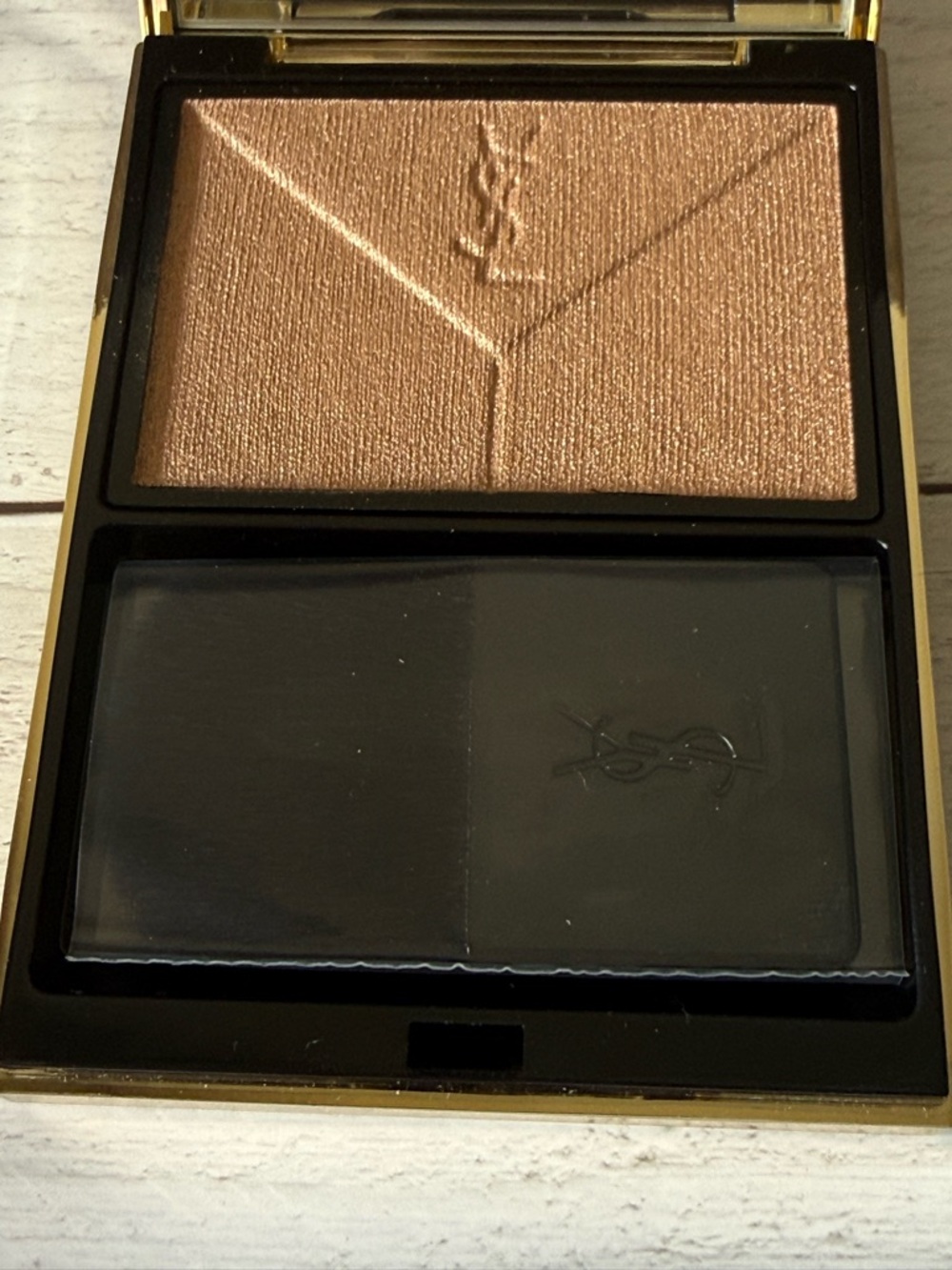 Yves Saint Laurent Gold Metallic Highlighter Compact 1 or Perl